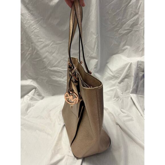 Michael Kors Metallic Gold Leather Jet Set Pocket Tote Bag GS - Picture 4 of 9